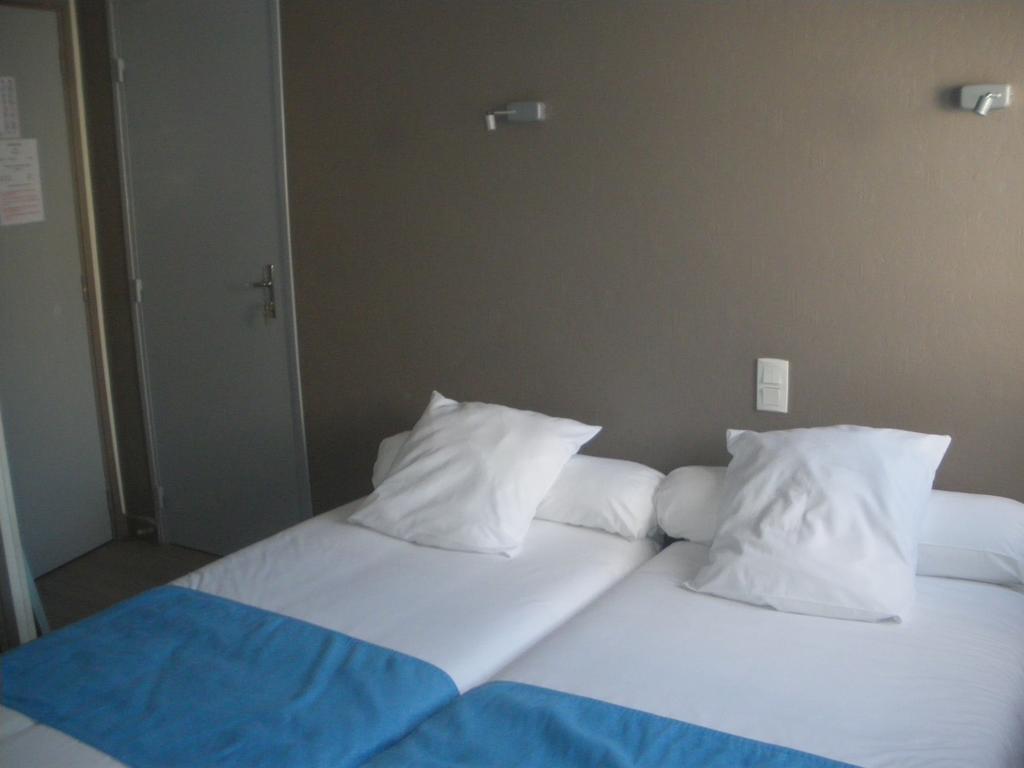 Hotel Du Port Concarneau Oda fotoğraf